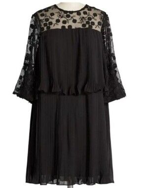 Forever Unique Dauntless Dahlias Black Tiered Lace Applique Dress Size 4 New